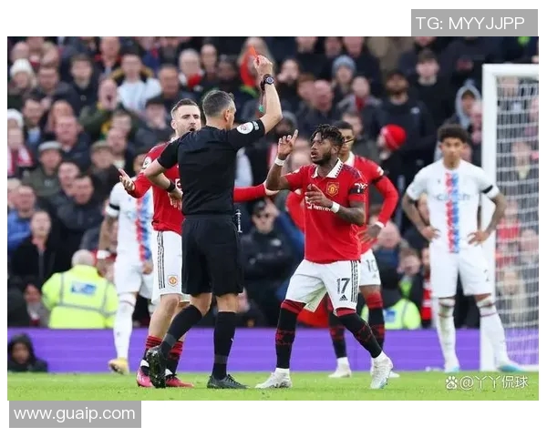 曼联主场迎战水晶宫期待精彩对决球迷热情高涨助威球队争胜